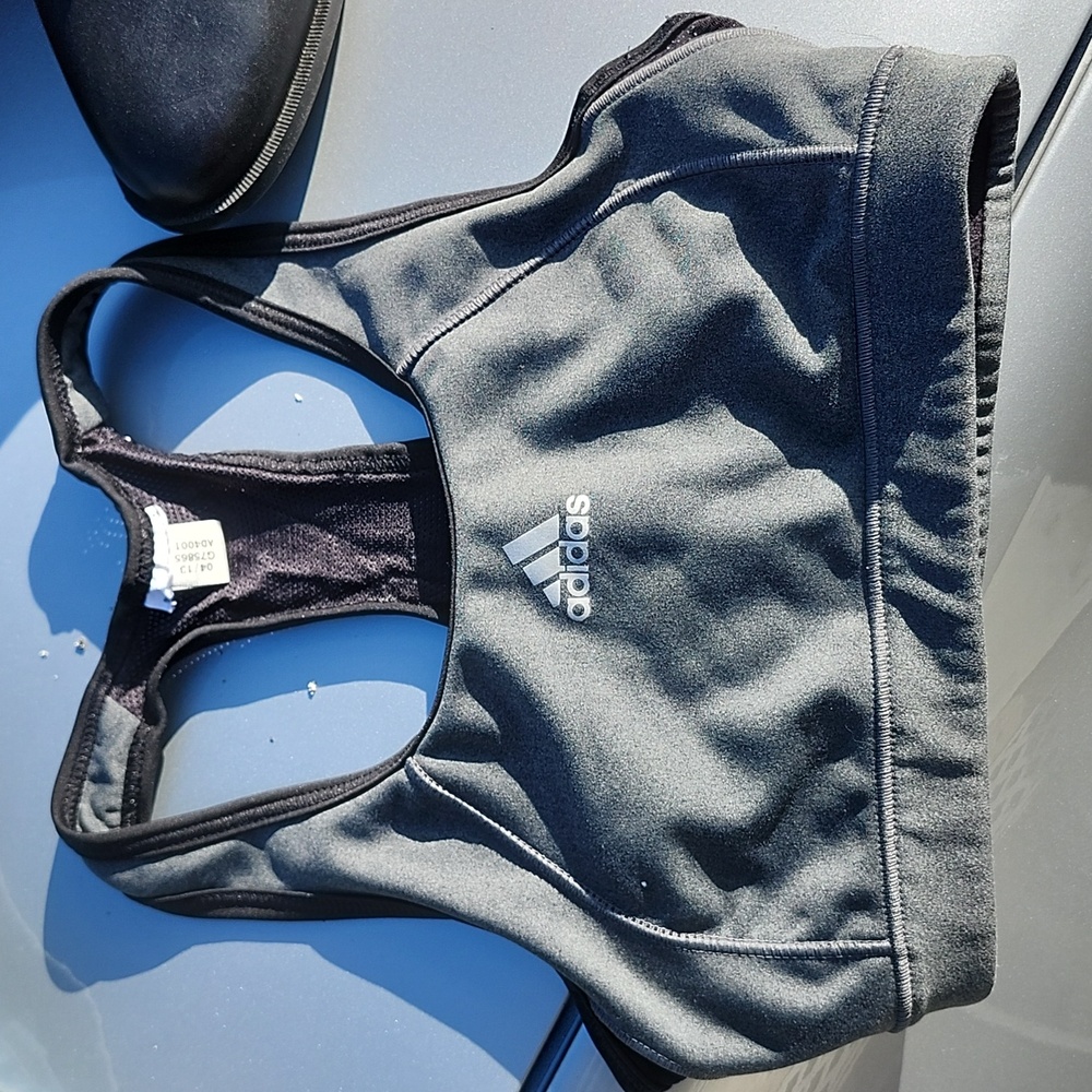 Sports bra